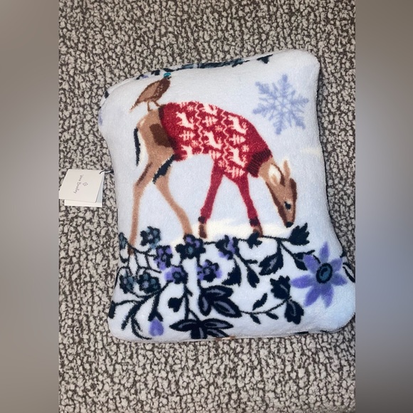 NWT VERA BRADLEY PLUSH MERRY MISCHIEF SNOW DAY FLEECE TRAVEL  CHRISMAS BLANKET - Picture 3 of 9